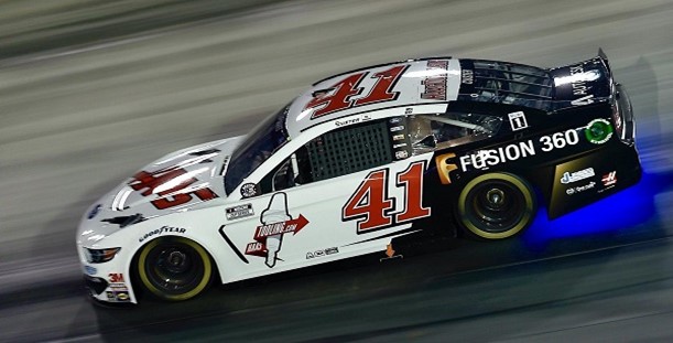 Ford Mustang, automobil Kola Kastera, vozača Stewart-Haas Racing tima, uživa u dobrobitima novog, laganog dizajna pedale kočnice.