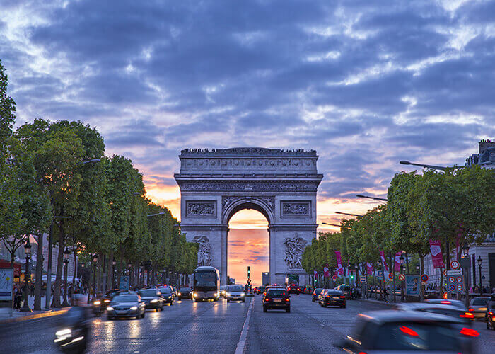 Čuvena Jelisejska polja, koja vode do Trijumfalne kapije, uskoro će imati više nizova drveća.