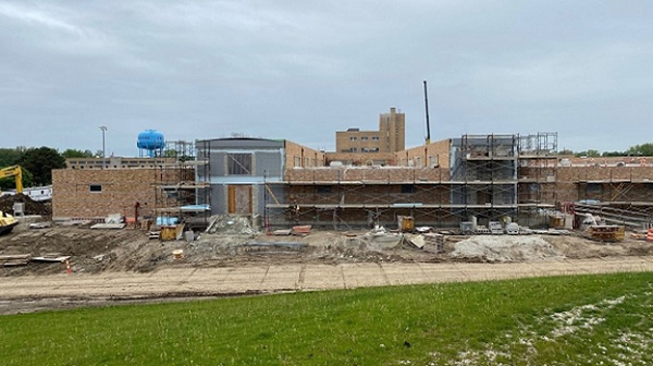 Izgradnja bazena 7 i 8 je koordinirana kao deo velike desetogodišnje nadogradnje objekta.