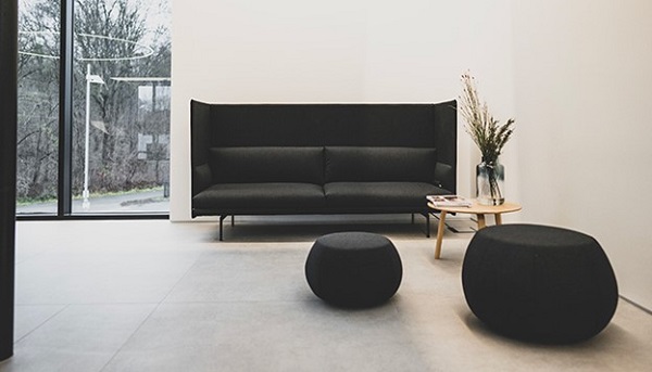 Ekskluzivni salon Audi centra za punjenje je prefabrikovan u fabrici i onda sklopljen na licu mesta. Ljubaznošću kompanije Audi.