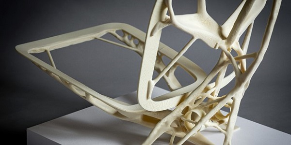 Generativni dizajn je pomogao kompaniji Toyota da dizajnira tanji ram sedišta, čime se oslobađa više mesta za noge. Ljubaznošću kompanije Toyota.